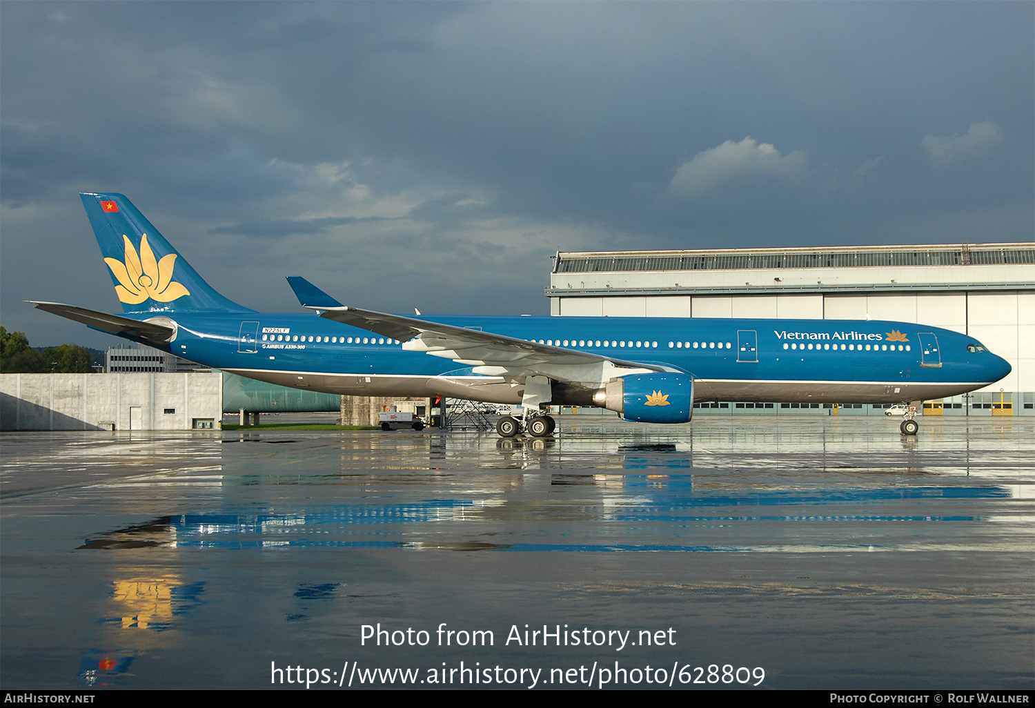 Aircraft Photo of N225LF | Airbus A330-322 | Vietnam Airlines | AirHistory.net #628809