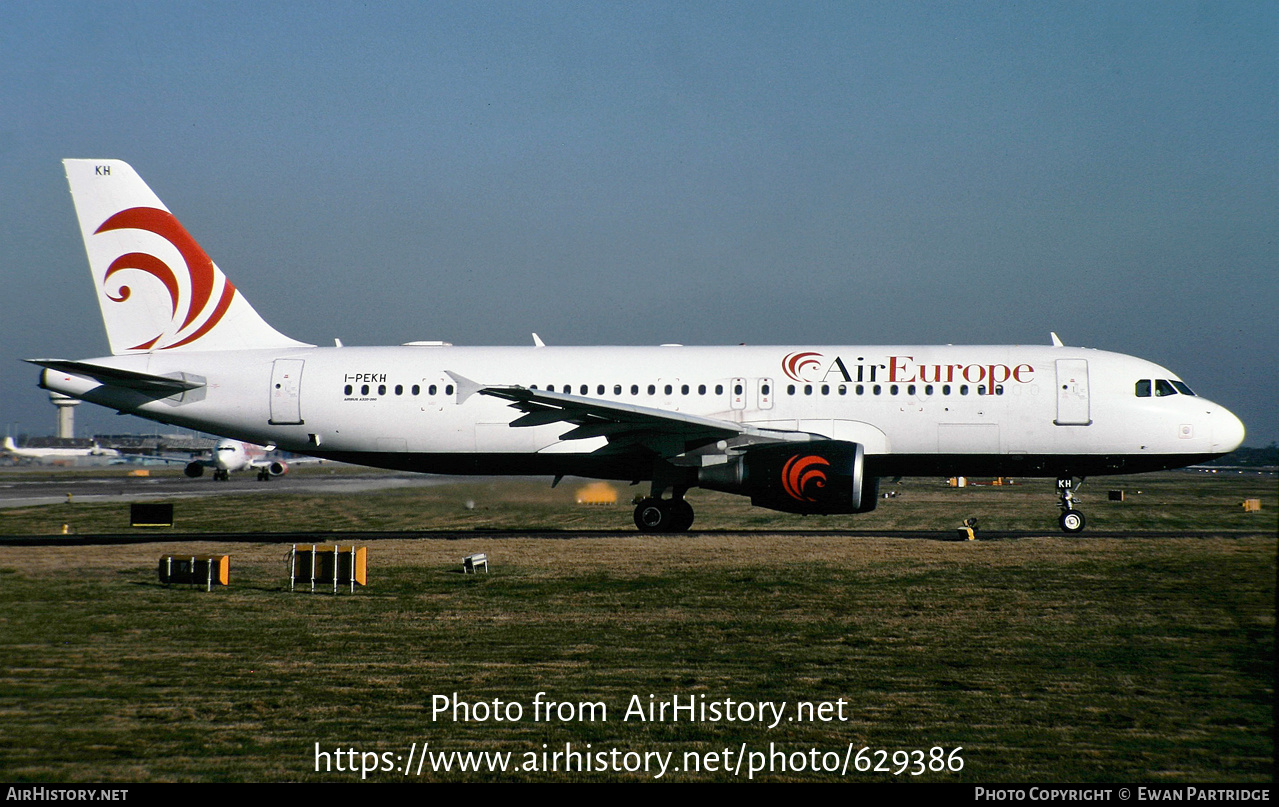 Aircraft Photo of I-PEKH | Airbus A320-214 | Air Europe | AirHistory.net #629386