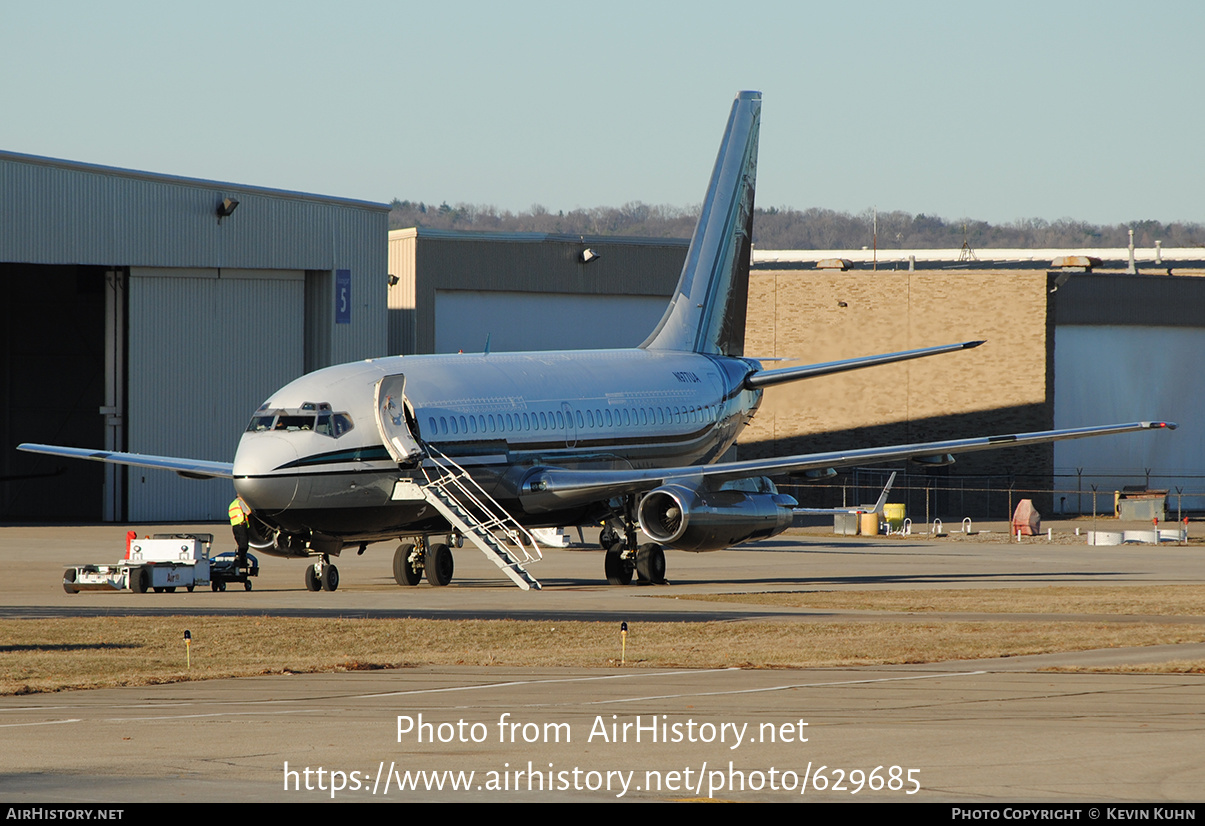 Aircraft Photo of N977UA | Boeing 737-291/Adv | Sky King | AirHistory.net #629685