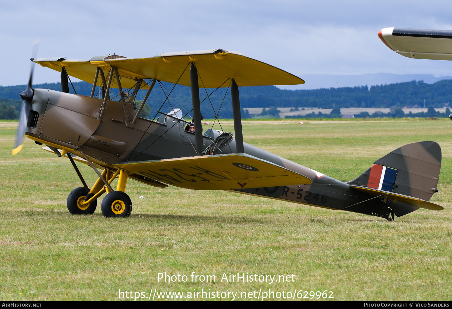 Aircraft Photo of G-AMIV / R5246 | De Havilland D.H. 82A Tiger Moth | UK - Air Force | AirHistory.net #629962