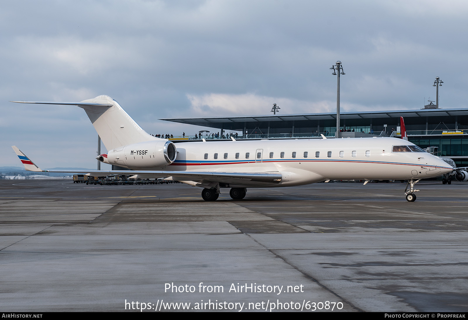 Aircraft Photo of M-YSSF | Bombardier Global 6000 (BD-700-1A10) | AirHistory.net #630870