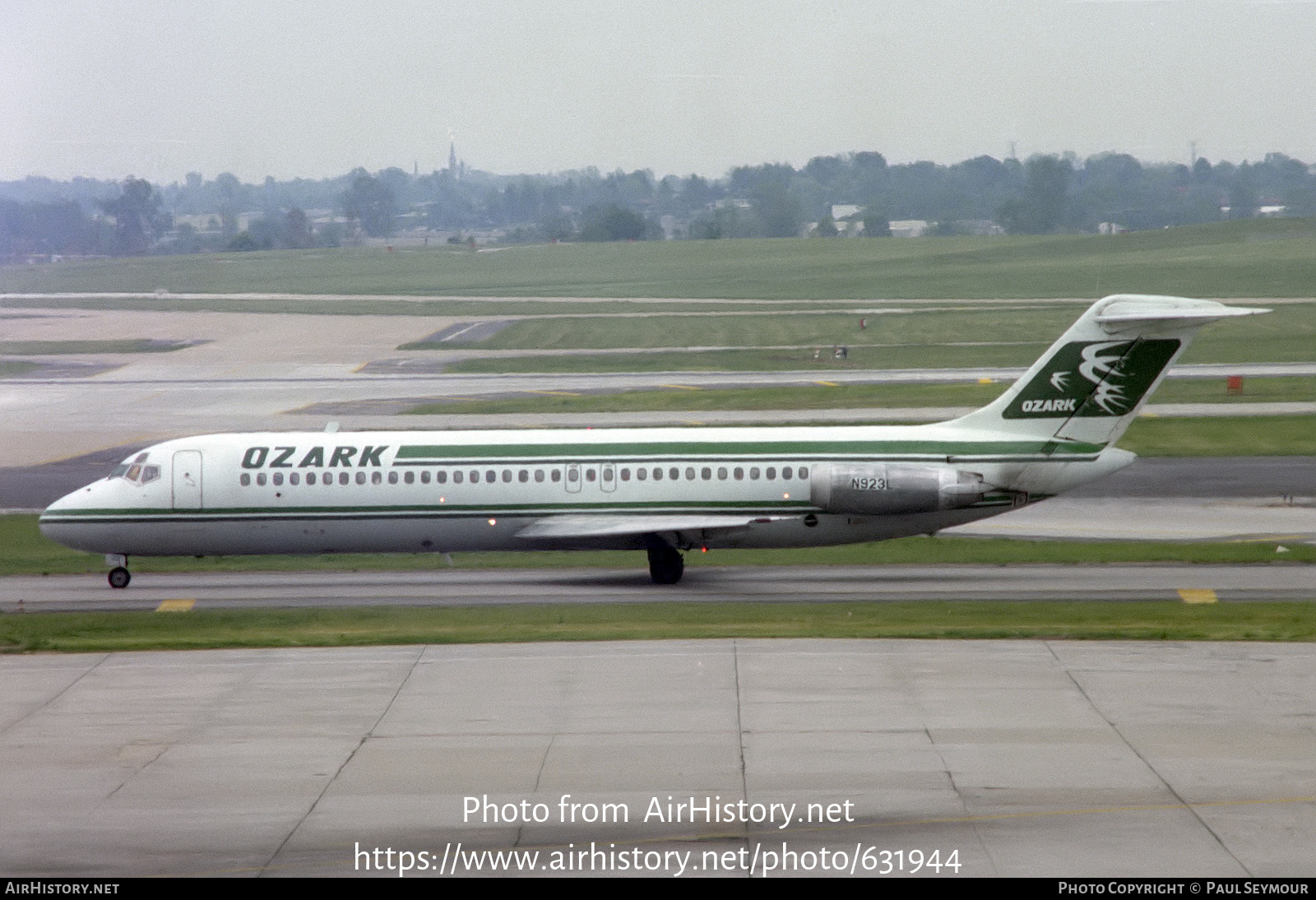 Aircraft Photo of N923L | McDonnell Douglas DC-9-32 | Ozark Air Lines | AirHistory.net #631944