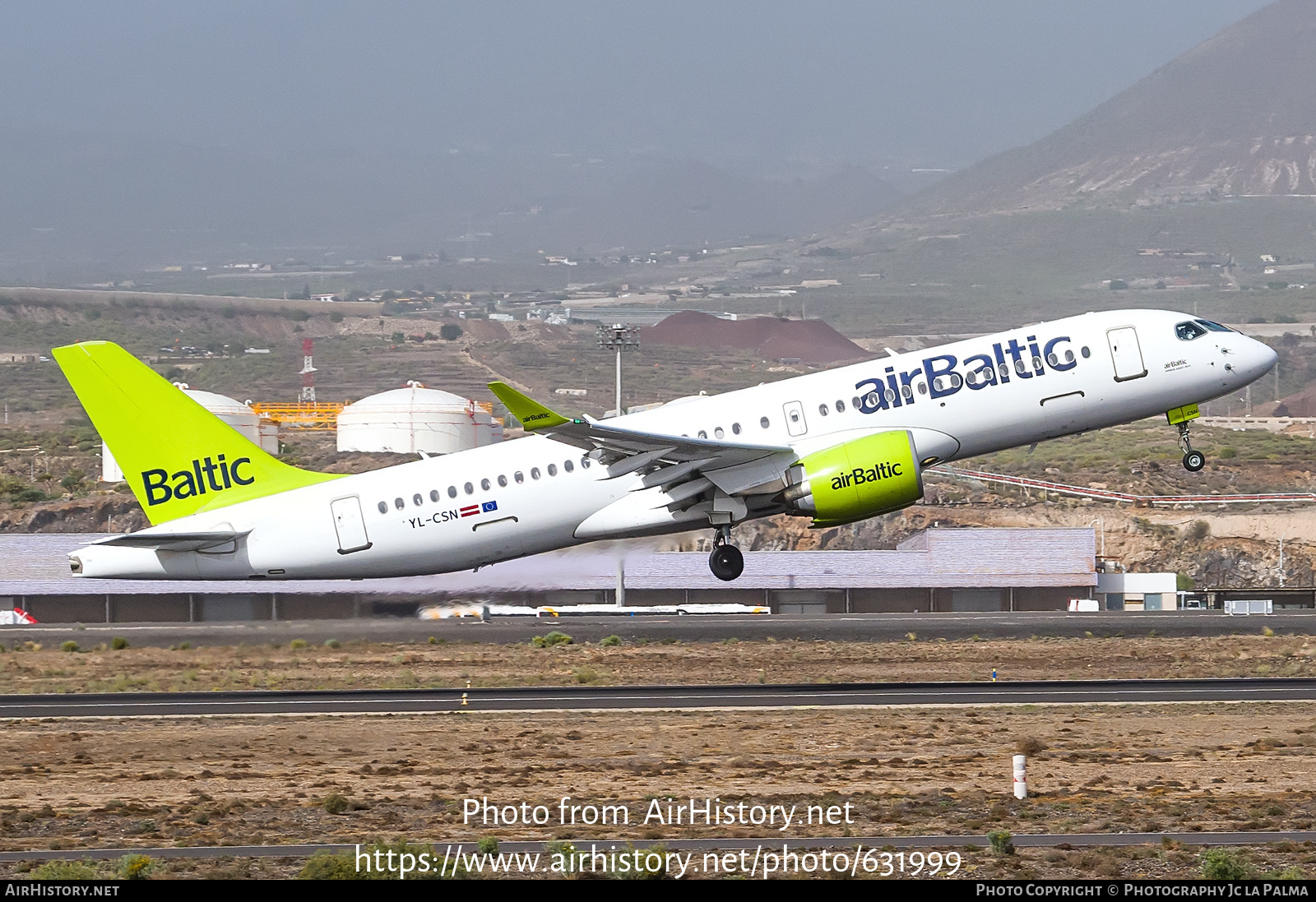 Aircraft Photo of YL-CSN | Airbus A220-371 (BD-500-1A11) | AirBaltic | AirHistory.net #631999