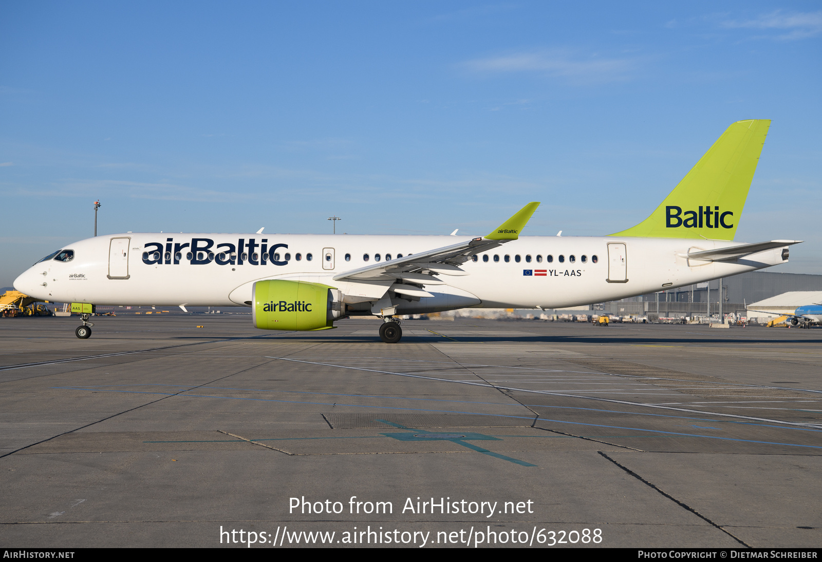 Aircraft Photo of YL-AAS | Airbus A220-371 (BD-500-1A11) | AirBaltic | AirHistory.net #632088