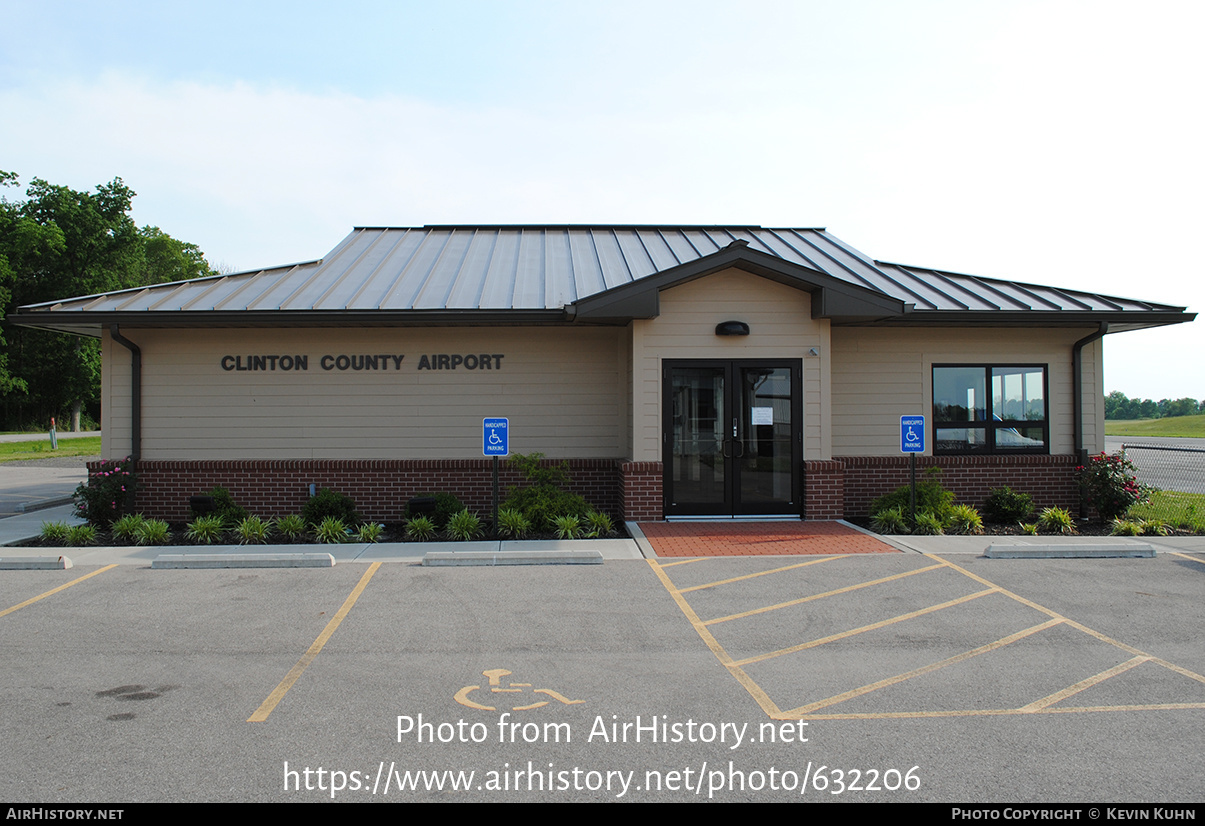 Airport photo of Wilmington - Clinton Field (I66) in Ohio, United States | AirHistory.net #632206