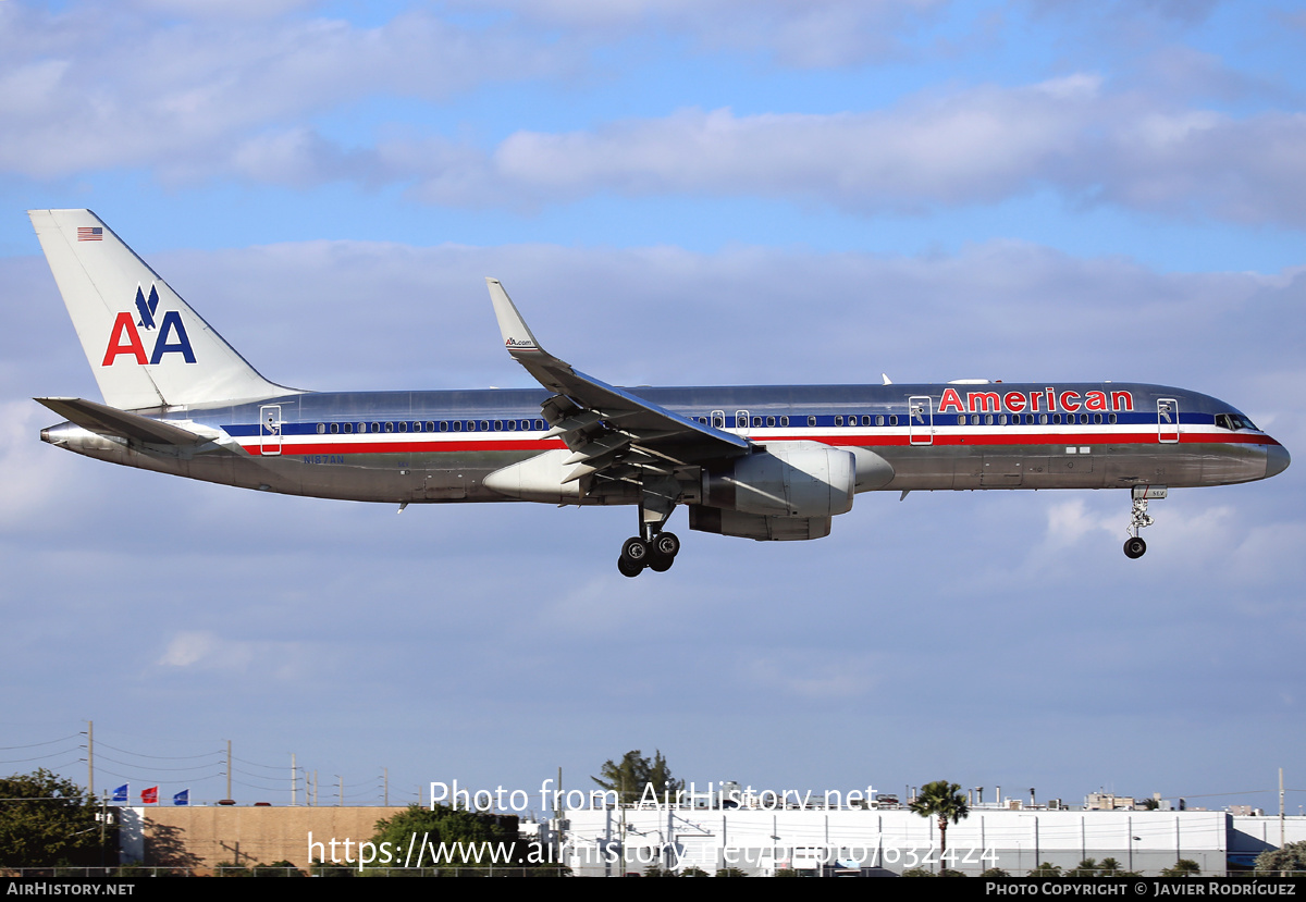 Aircraft Photo of N187AN | Boeing 757-223 | American Airlines | AirHistory.net #632424