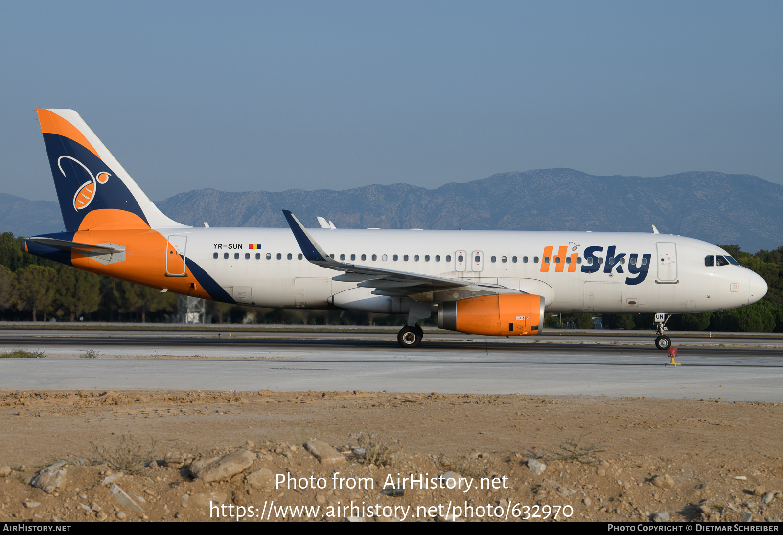 Aircraft Photo of YR-SUN | Airbus A320-232 | HiSky | AirHistory.net #632970