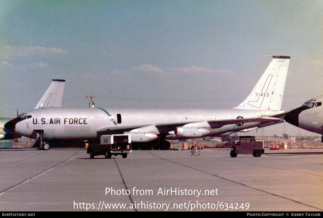 Aircraft Photo of 57-1433 / 71433 | Boeing KC-135A Stratotanker | USA - Air Force | AirHistory.net #634249