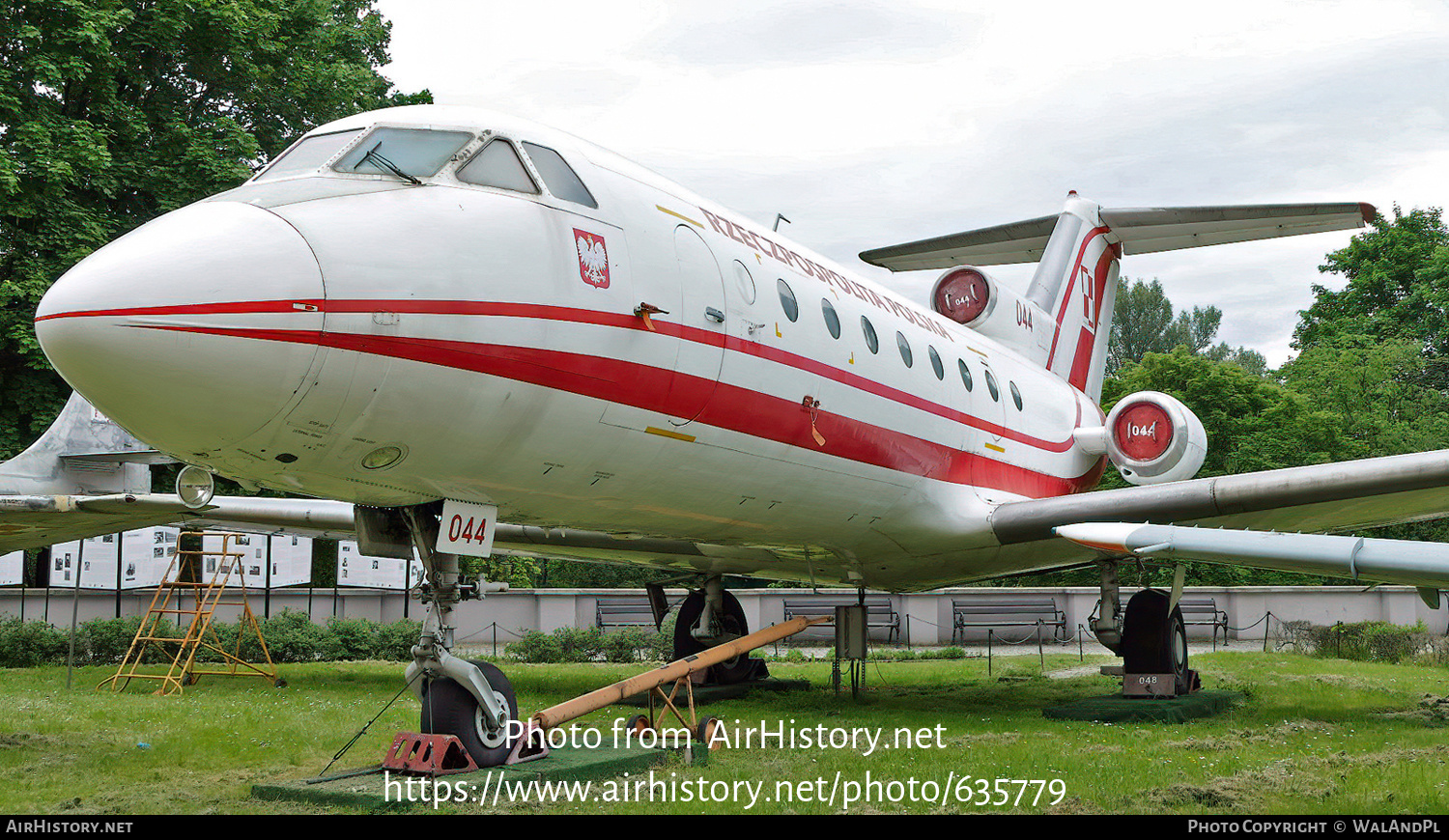 Aircraft Photo of 044 | Yakovlev Yak-40 | Poland - Air Force | AirHistory.net #635779