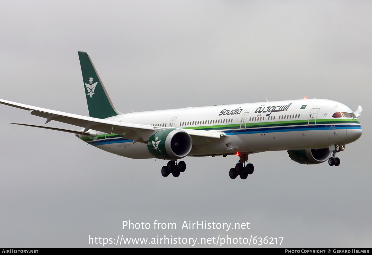 Aircraft Photo of HZ-AR32 | Boeing 787-10 Dreamliner | Saudia - Saudi Arabian Airlines | AirHistory.net #636217