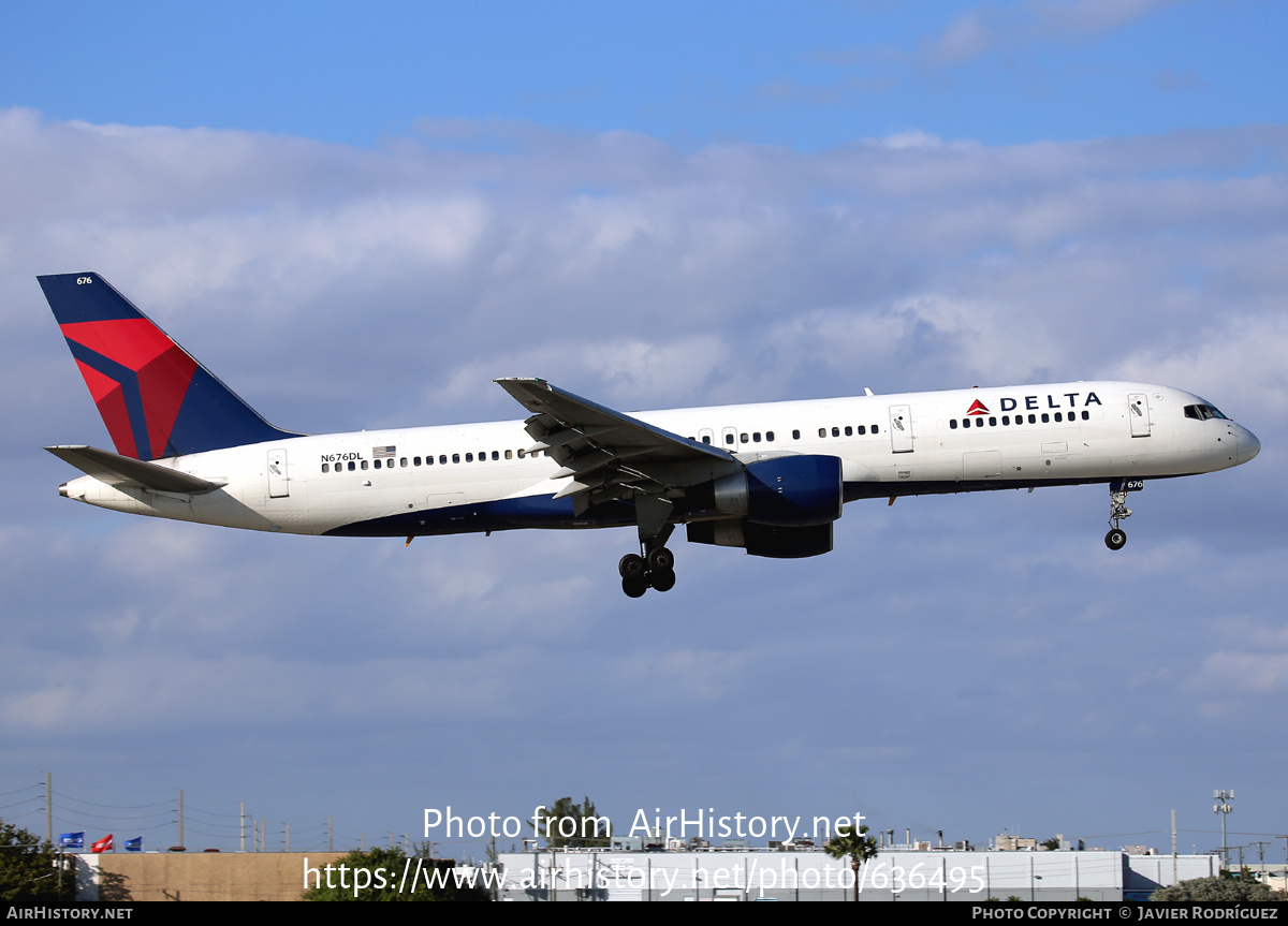 Aircraft Photo of N676DL | Boeing 757-232 | Delta Air Lines | AirHistory.net #636495