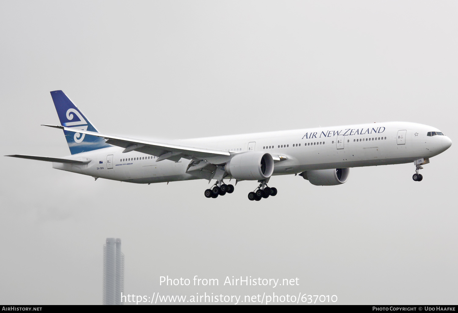 Aircraft Photo of ZK-OKN | Boeing 777-319/ER | Air New Zealand | AirHistory.net #637010