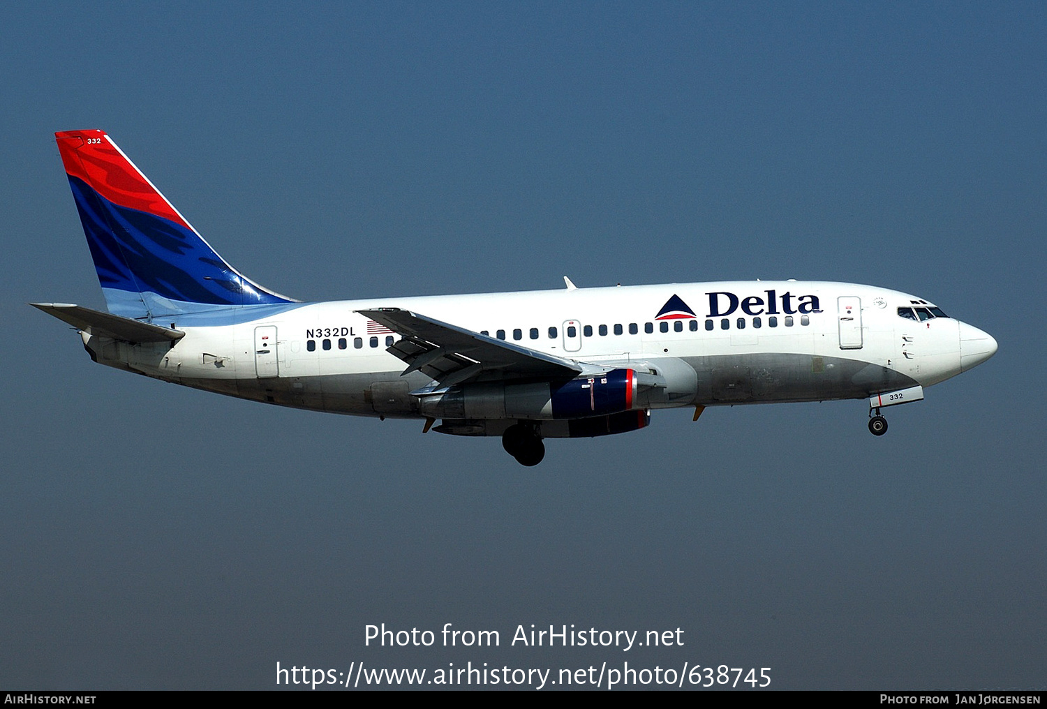 Aircraft Photo of N332DL | Boeing 737-232/Adv | Delta Air Lines | AirHistory.net #638745