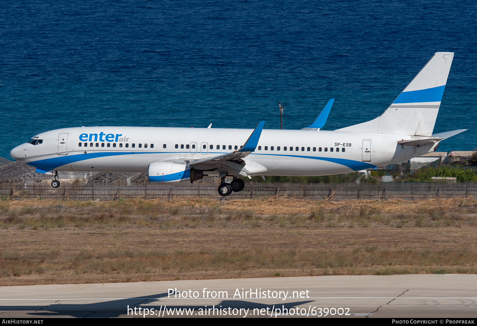 Aircraft Photo of SP-ESB | Boeing 737-8Q8 | Enter Air | AirHistory.net #639002