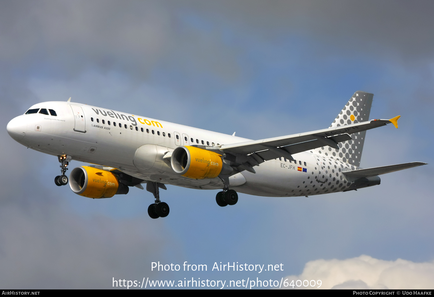 Aircraft Photo of EC-JFH | Airbus A320-214 | Vueling Airlines | AirHistory.net #640009