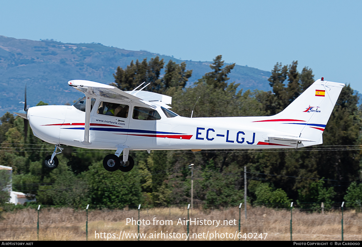 Aircraft Photo of EC-LGJ | Cessna 172S Skyhawk SP | Nortávia | AirHistory.net #640247