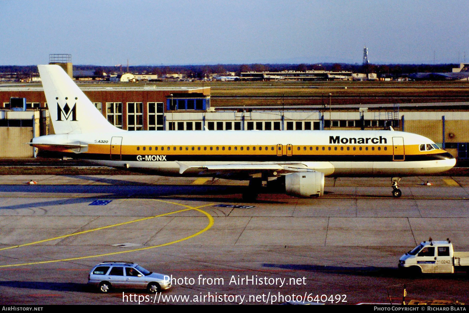 Aircraft Photo of G-MONX | Airbus A320-212 | Monarch Airlines | AirHistory.net #640492