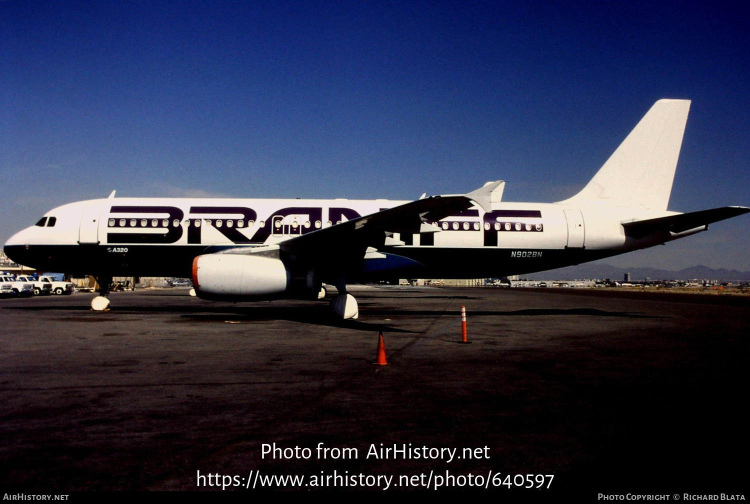 Aircraft Photo of N902BN | Airbus A320-231 | Braniff | AirHistory.net #640597