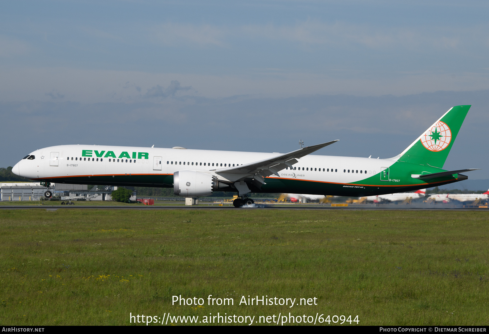 Aircraft Photo of B-17807 | Boeing 787-10 Dreamliner | EVA Air | AirHistory.net #640944