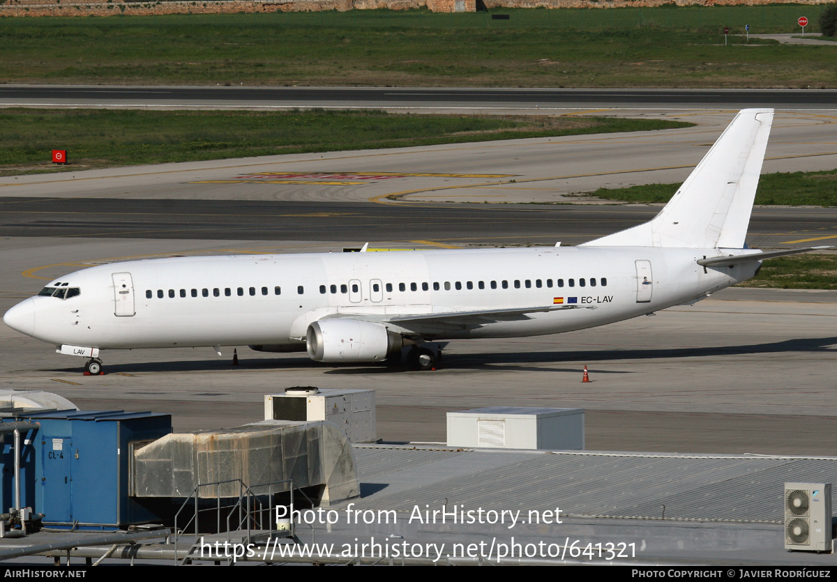 Aircraft Photo of EC-LAV | Boeing 737-408 | AirHistory.net #641321