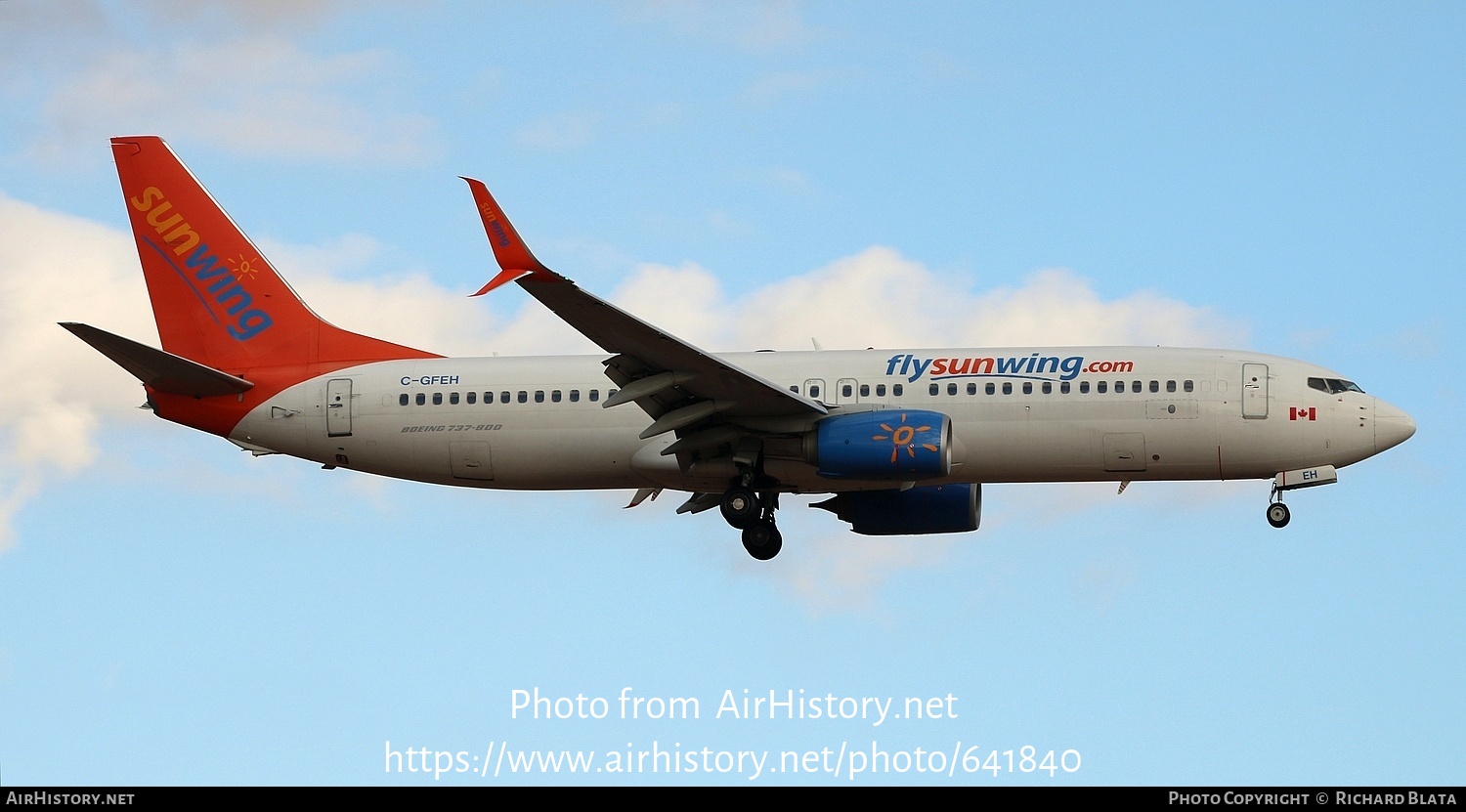 Aircraft Photo of C-GFEH | Boeing 737-8GS | Sunwing Airlines | AirHistory.net #641840