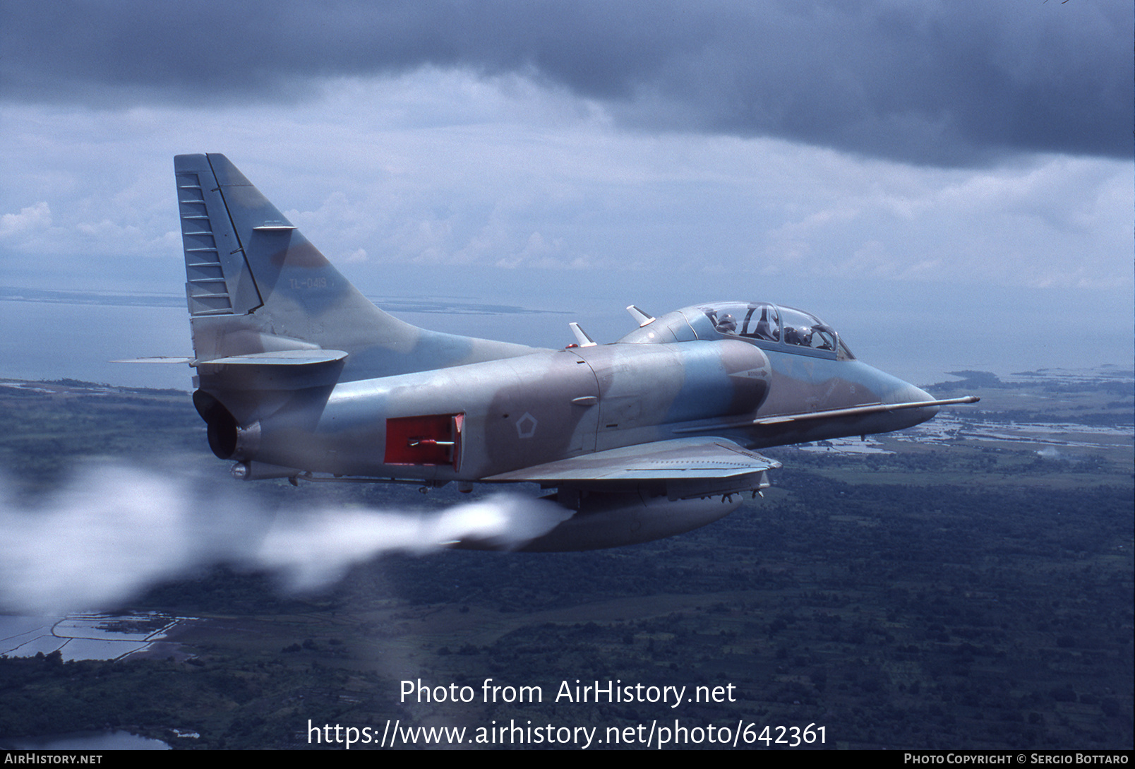 Aircraft Photo of TL-0419 | Douglas TA-4J Skyhawk | Indonesia - Air Force | AirHistory.net #642361