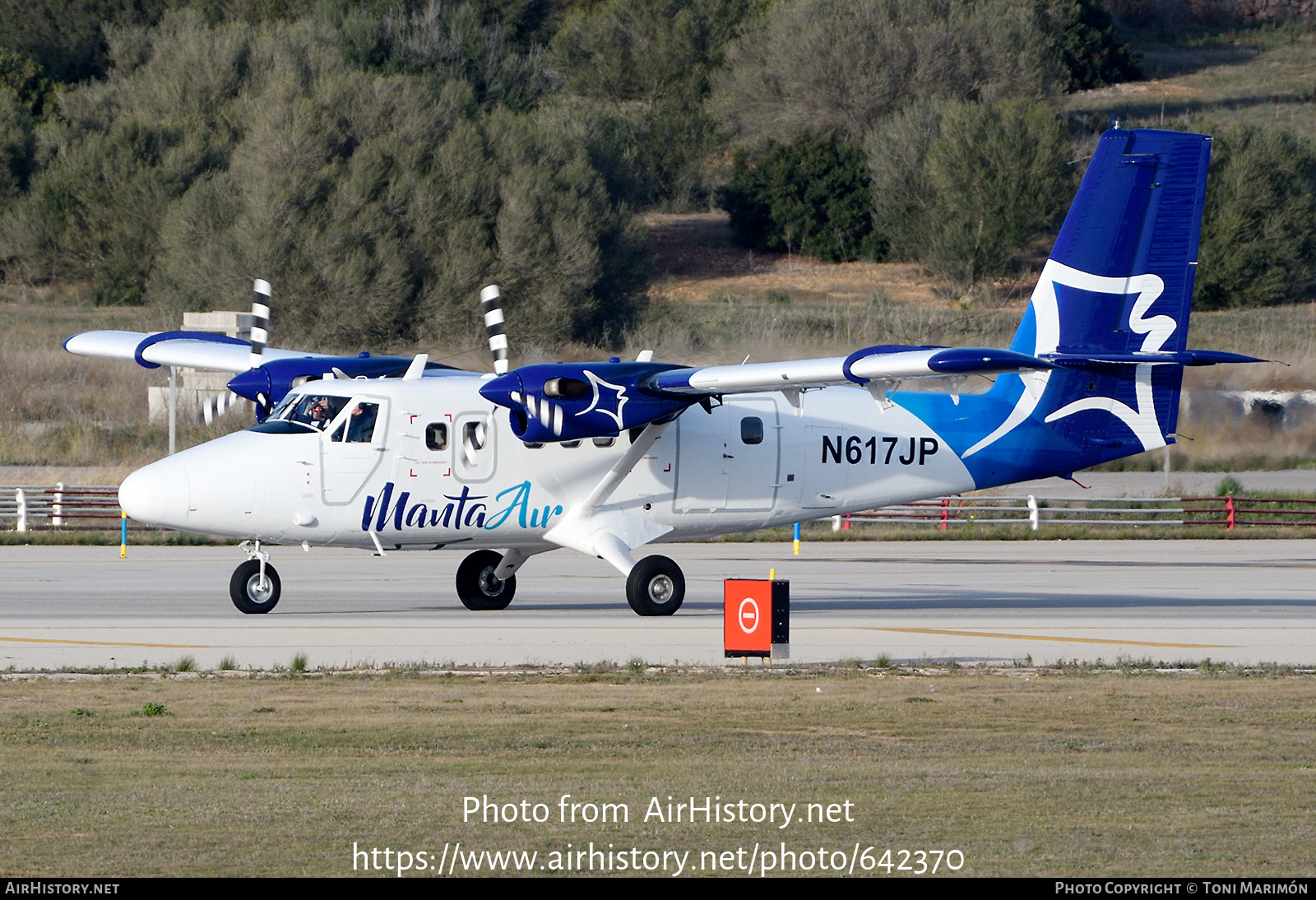 Aircraft Photo of N617JP | De Havilland Canada DHC-6-300 Twin Otter | Manta Air | AirHistory.net #642370