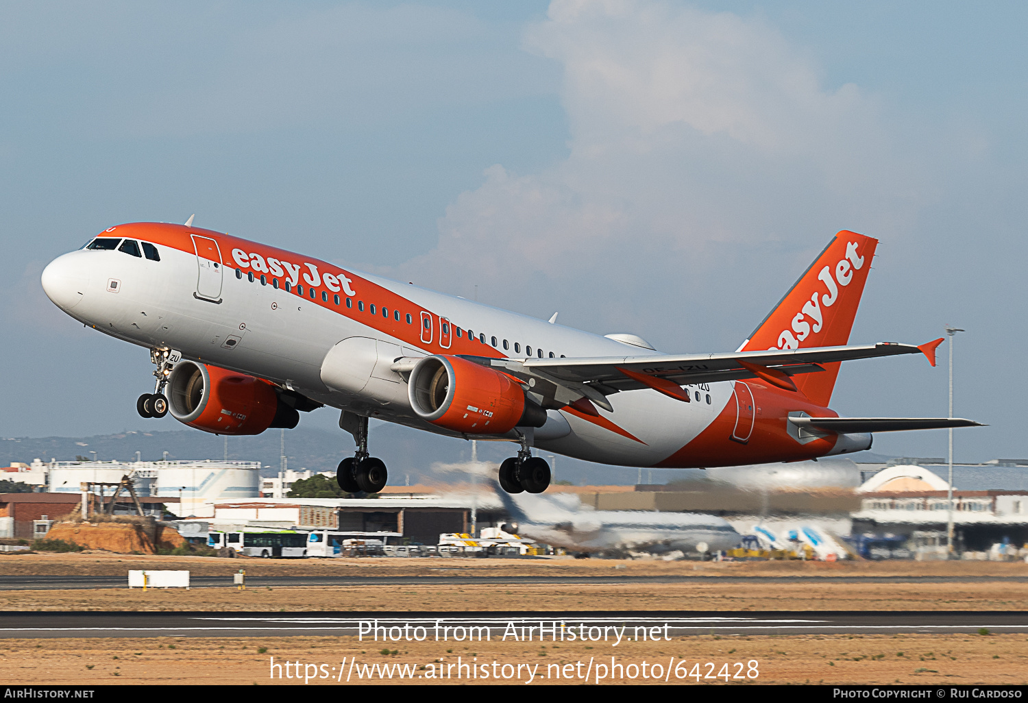 Aircraft Photo of OE-IZU | Airbus A320-214 | EasyJet | AirHistory.net #642428