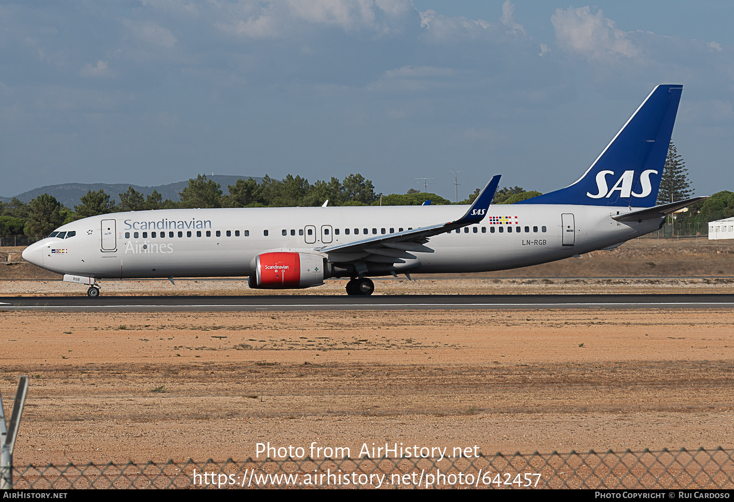 Aircraft Photo of LN-RGB | Boeing 737-86N | Scandinavian Airlines - SAS | AirHistory.net #642457