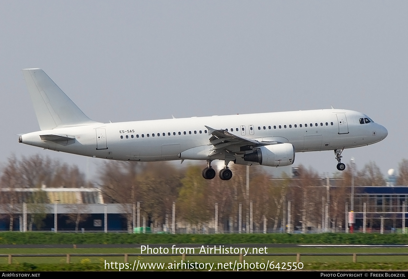 Aircraft Photo of ES-SAS | Airbus A320-214 | AirHistory.net #642550