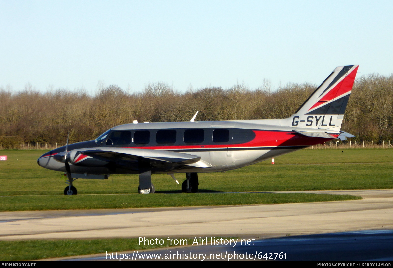 Aircraft Photo of G-SYLL | Piper PA-31-350 Navajo Chieftain | AirHistory.net #642761