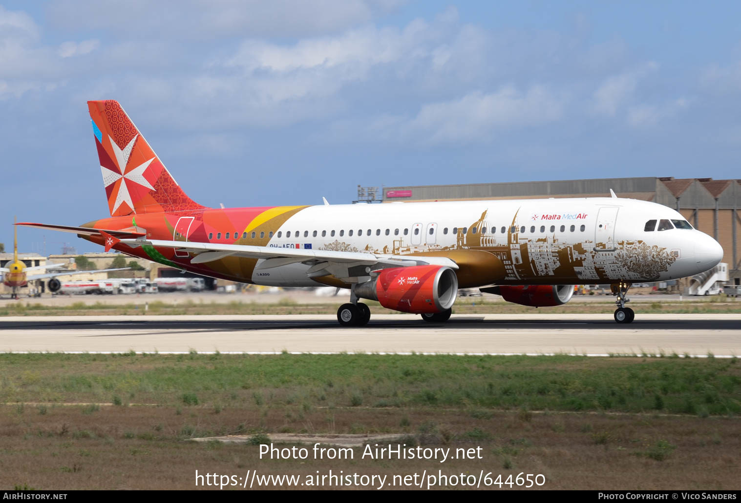 Aircraft Photo of 9H-AEO | Airbus A320-214 | Malta MedAir | AirHistory.net #644650