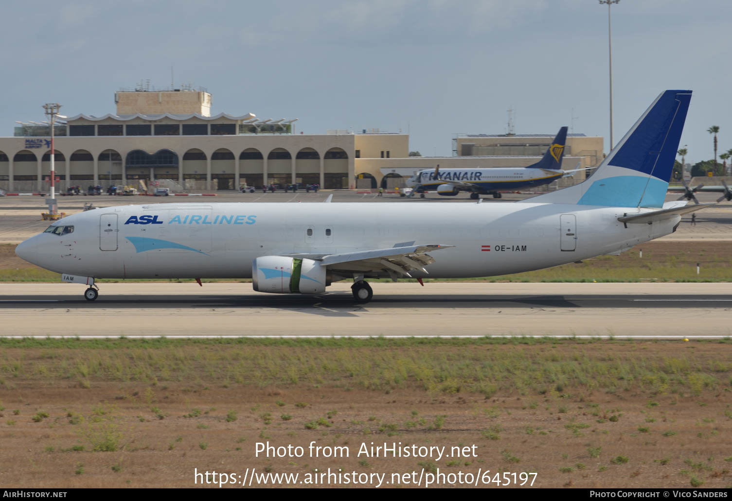 Aircraft Photo of OE-IAM | Boeing 737-490(SF) | ASL Airlines | AirHistory.net #645197