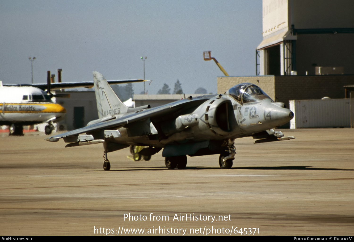 Aircraft Photo of 164128 | McDonnell Douglas AV-8B Harrier II | USA - Marines | AirHistory.net #645371