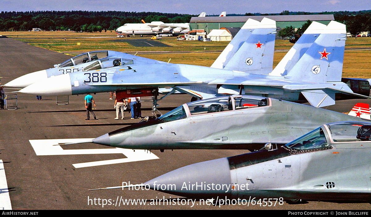 Aircraft Photo of 388 blue | Sukhoi Su-27A | Soviet Union - Air Force | AirHistory.net #645578