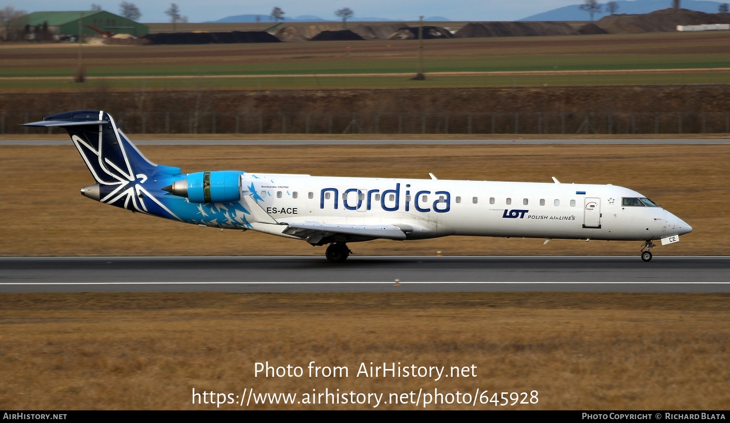 Aircraft Photo of ES-ACE | Bombardier CRJ-701ER (CL-600-2C10) | Nordica | AirHistory.net #645928