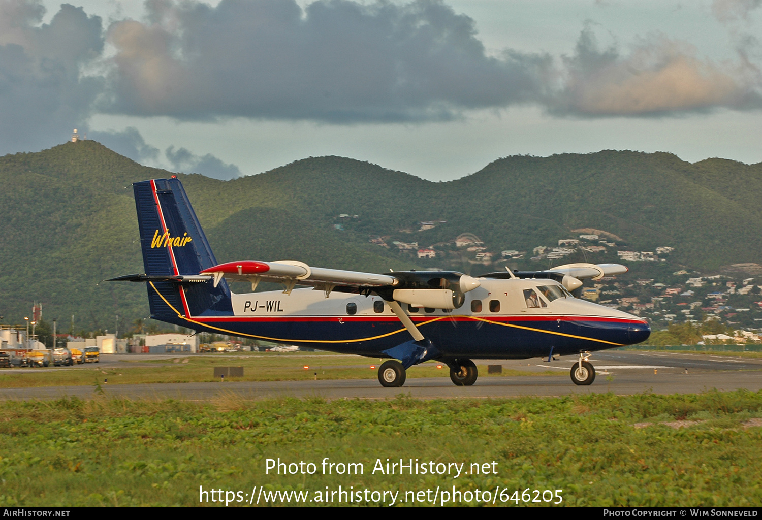 Aircraft Photo of PJ-WIL | De Havilland Canada DHC-6-300 Twin Otter | Winair - Windward Islands Airways | AirHistory.net #646205