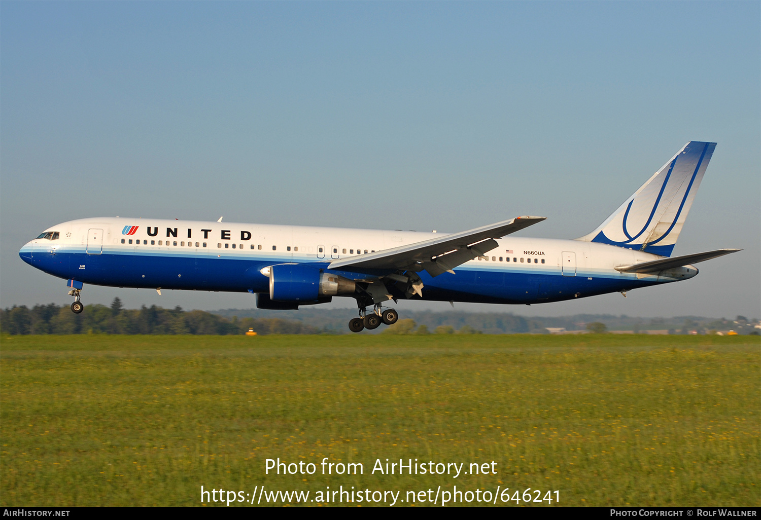 Aircraft Photo of N660UA | Boeing 767-322/ER | United Airlines | AirHistory.net #646241