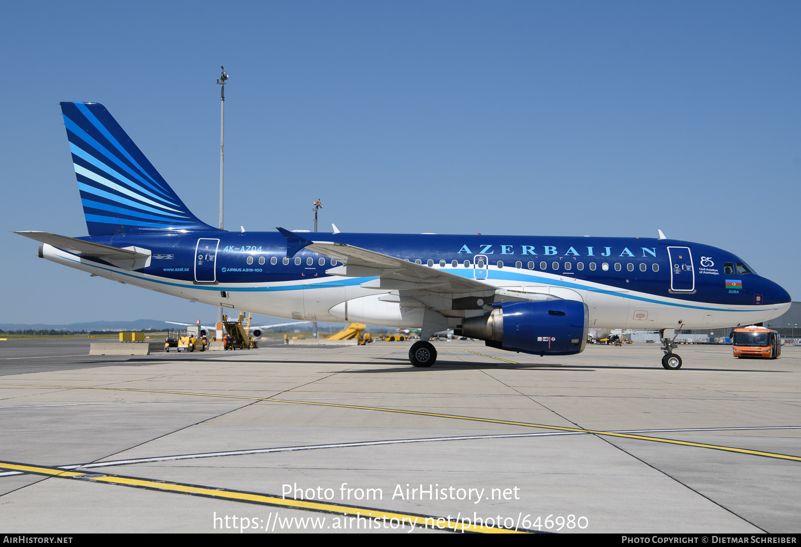 Aircraft Photo of 4K-AZ04 | Airbus A319-111 | Azerbaijan Airlines - AZAL - AHY | AirHistory.net #646980