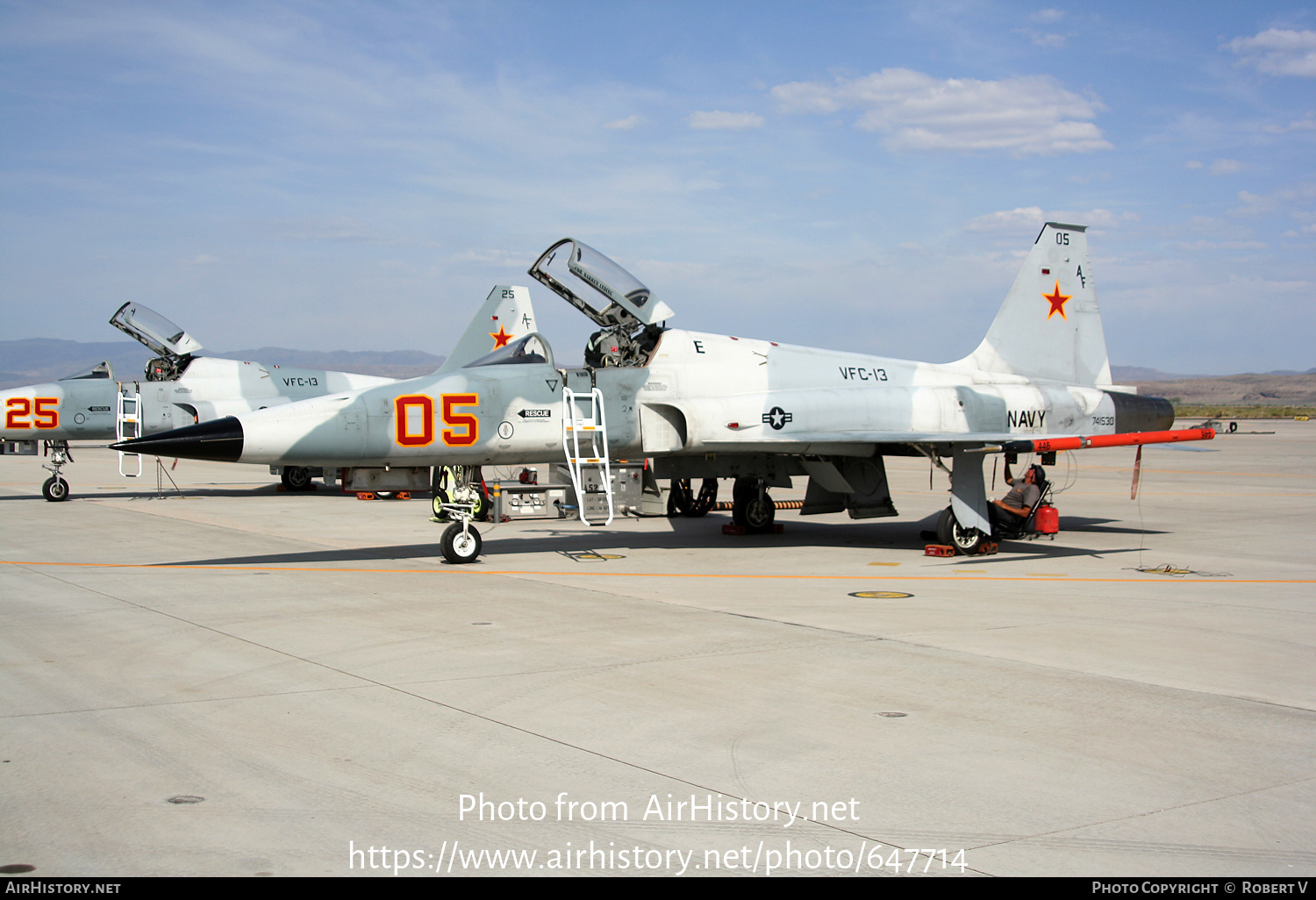 Aircraft Photo of 741530 / 05 red | Northrop F-5E Tiger II | USA - Navy | AirHistory.net #647714