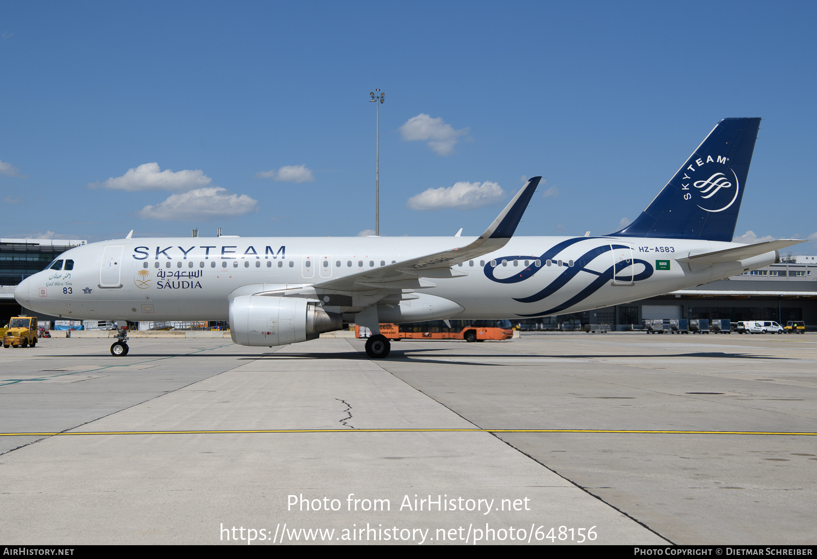 Aircraft Photo of HZ-AS83 | Airbus A320-214 | Saudi Arabian Airlines | AirHistory.net #648156