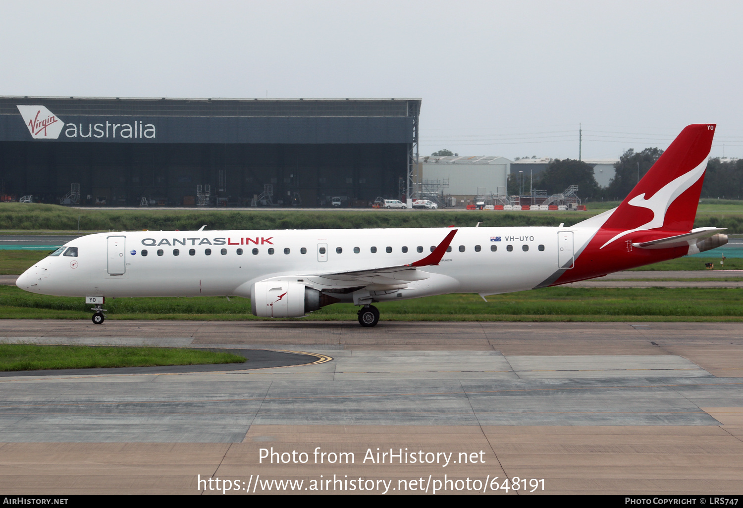 Aircraft Photo of VH-UYO | Embraer 190AR (ERJ-190-100IGW) | QantasLink | AirHistory.net #648191