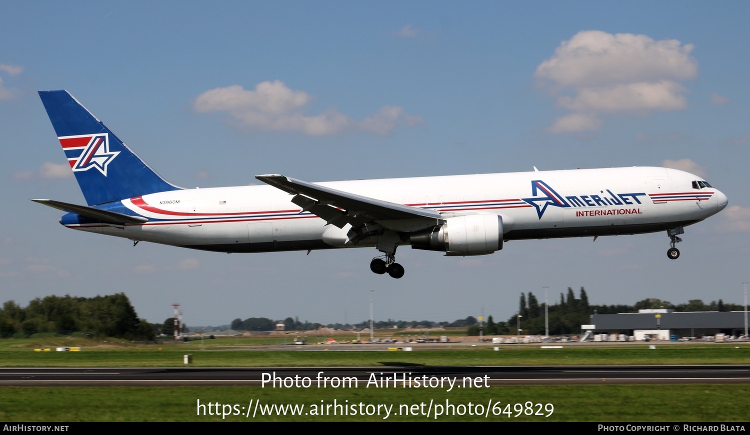 Aircraft Photo of N396CM | Boeing 767-323/ER(BDSF) | Amerijet International | AirHistory.net #649829