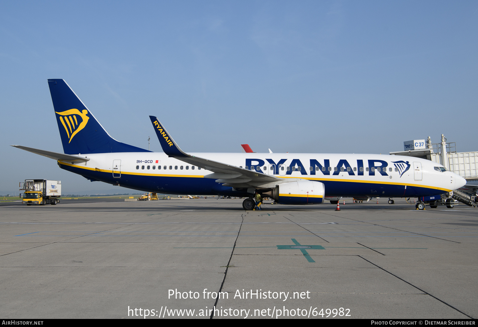 Aircraft Photo of 9H-QCD | Boeing 737-8AS | Ryanair | AirHistory.net #649982