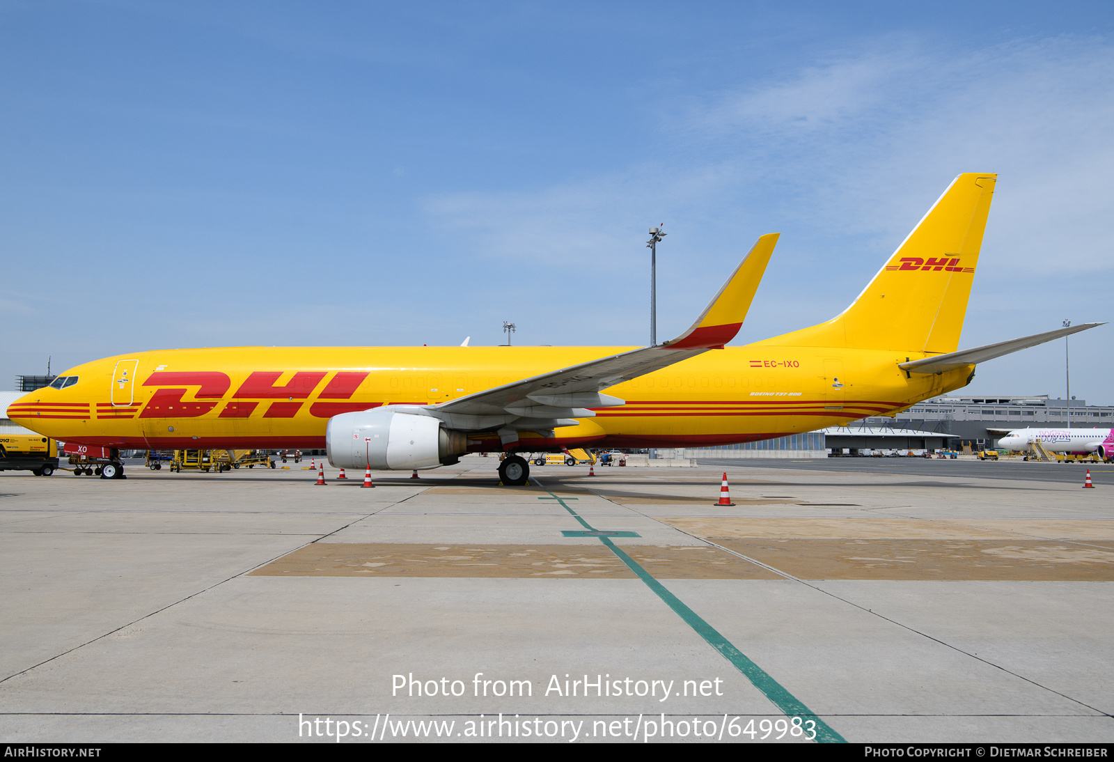 Aircraft Photo of EC-IXO | Boeing 737-883(BDSF) | DHL International | AirHistory.net #649983