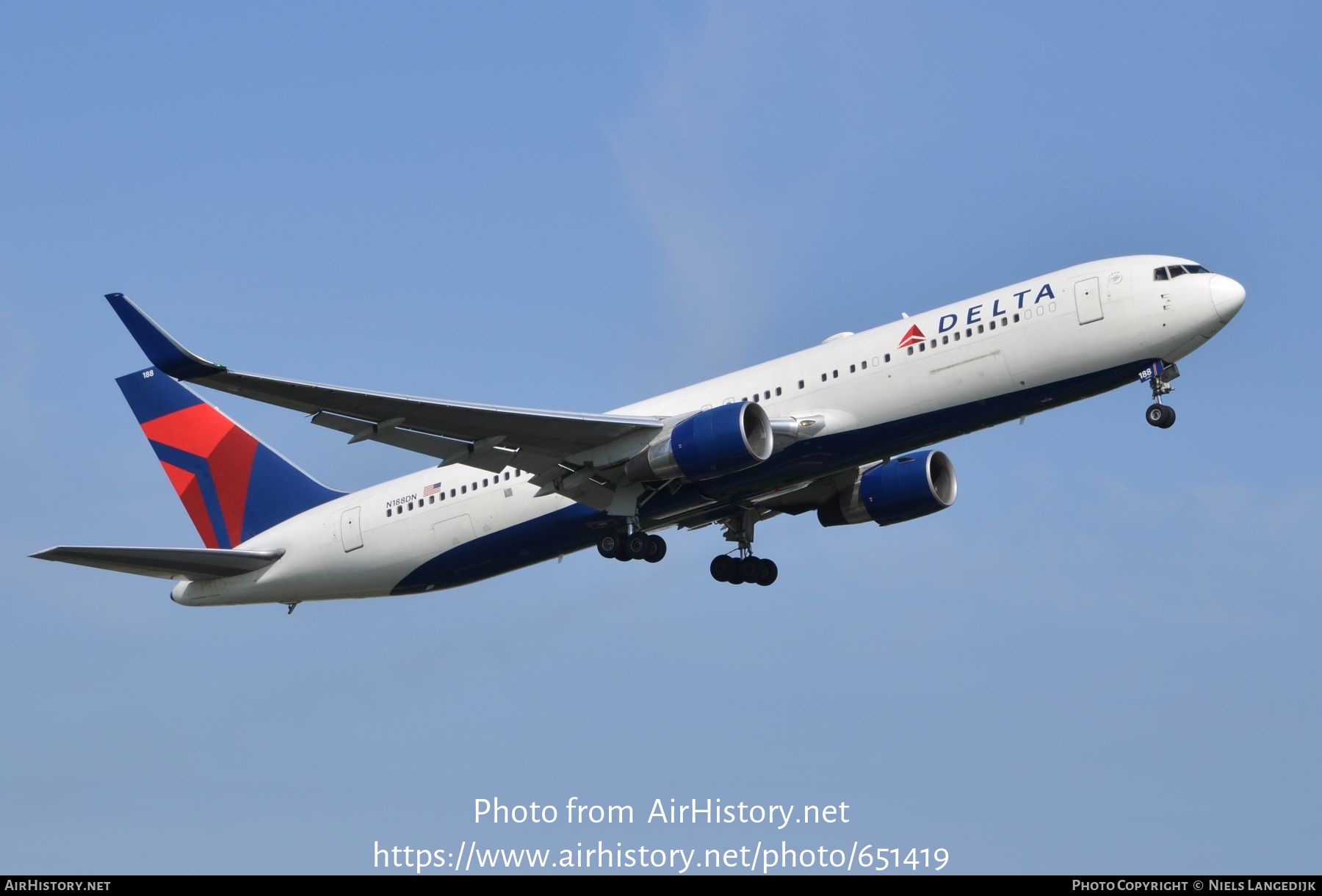 Aircraft Photo of N188DN | Boeing 767-332/ER | Delta Air Lines ...