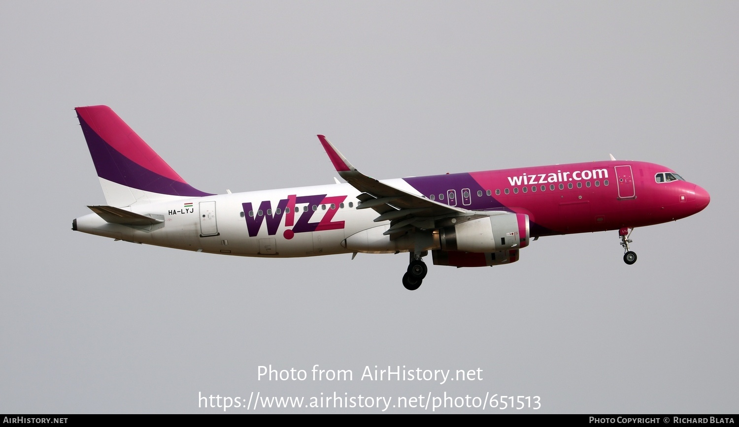 Aircraft Photo of HA-LYJ | Airbus A320-232 | Wizz Air | AirHistory.net #651513