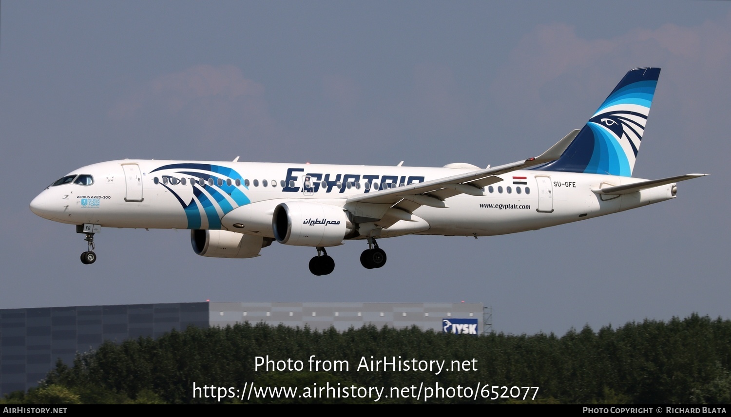 Aircraft Photo of SU-GFE | Airbus A220-371 (BD-500-1A11) | EgyptAir | AirHistory.net #652077