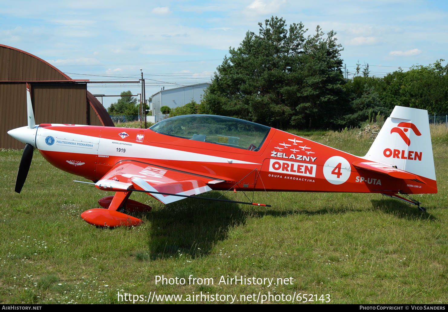 Aircraft Photo of SP-UTA | Extra EA-300LC | Zelazny Aerobatic Team | AirHistory.net #652143