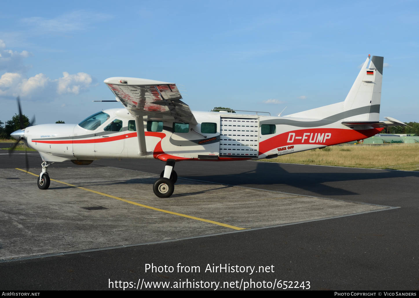 Aircraft Photo of D-FUMP | Cessna 208B Texas Turbine Supervan 900 | AirHistory.net #652243